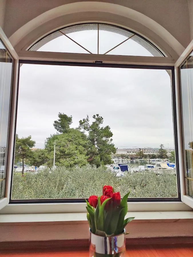 Apartment Dario 扎达尔
